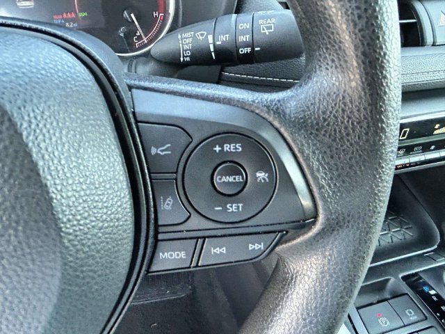 Used 2024 Toyota RAV4 XLE FWD image 8