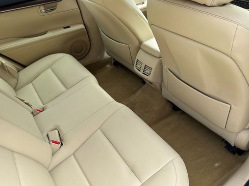 Used 2013 Lexus ES 350 w/ Premium Pkg FWD image 32
