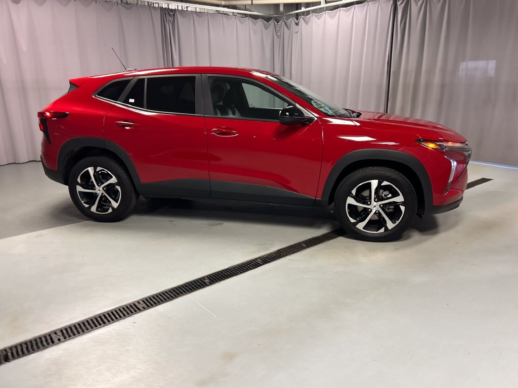 Used 2026 Chevrolet Trax RS w/ Driver Confidence Package FWD image 8