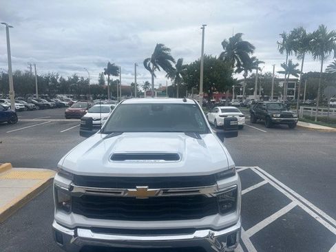 Used 2025 Chevrolet Silverado 2500 LT w/ Convenience Package image 2