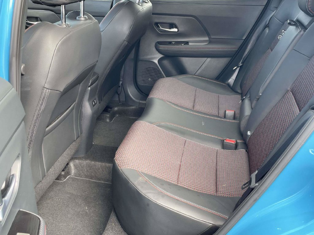 Used 2025 Nissan Kicks SR FWD image 26