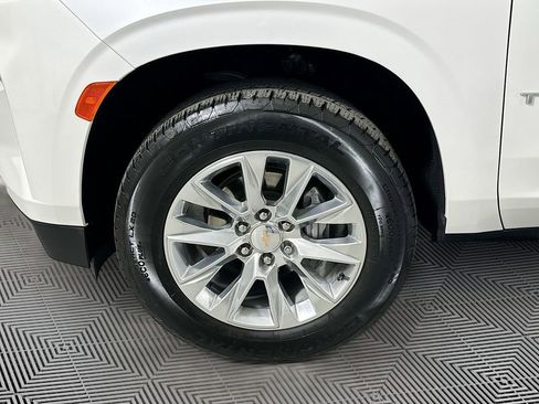 Used 2023 Chevrolet Tahoe Premier AWD/4WD image 25
