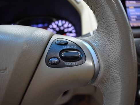 Used 2014 Nissan Pathfinder SL w/ SL Premium Package image 30