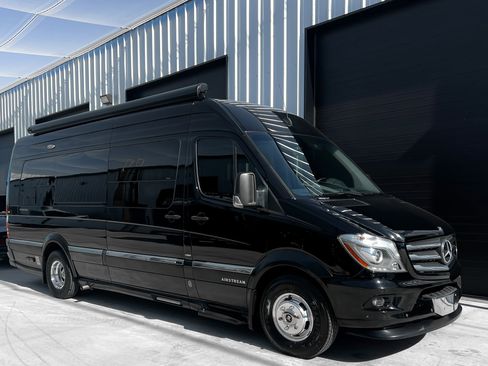 Used 2015 Mercedes-Benz Sprinter 3500 image 48