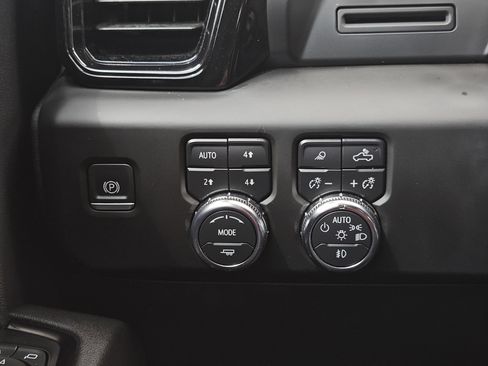 Used 2023 GMC Sierra 1500 AT4 w/ AT4 Premium Package image 27