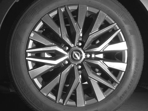 Used 2025 Nissan Altima 2.5 SV FWD image 12