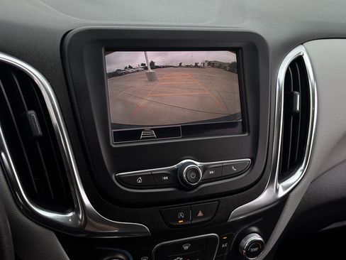 Used 2024 Chevrolet Equinox LS w/ LS Convenience Package FWD image 17