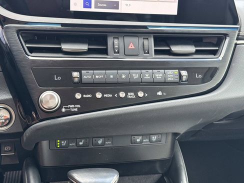 Used 2024 Lexus ES 350 w/ Premium Package FWD image 25