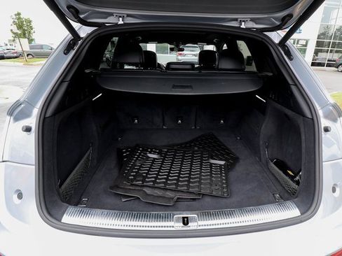 Used 2018 Audi SQ5 Prestige w/ Prestige Package image 42