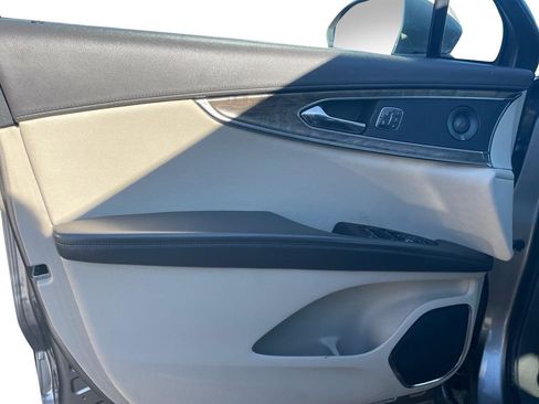 Used 2019 Lincoln Nautilus Reserve w/ Cargo Utility Package image 8