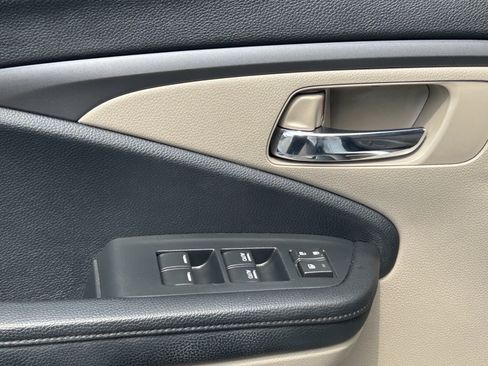 Used 2021 Honda Pilot EX image 19