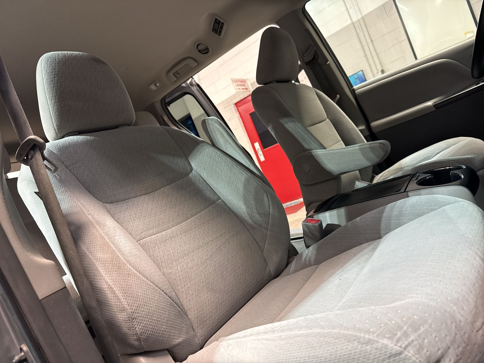 Used 2015 Toyota Sienna LE FWD image 23