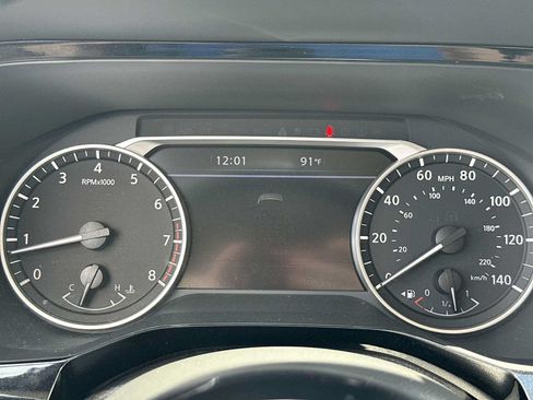 Used 2023 Nissan Pathfinder SL AWD/4WD image 24