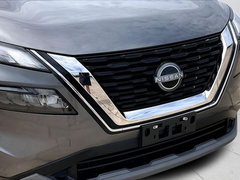 Used 2023 Nissan Rogue S AWD/4WD image 31