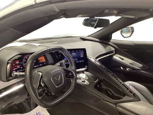 Used 2021 Chevrolet Corvette Stingray Coupe w/ Z51 Performance Package RWD image 11