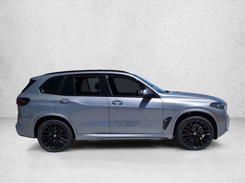 Used 2025 BMW X5 sDrive40i w/ M Sport Package RWD image 4