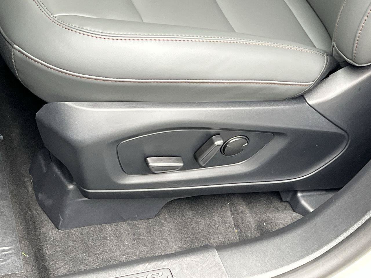 New 2026 Ford Explorer Active w/ Active Comfort Package AWD/4WD image 11
