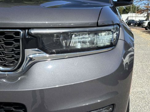 Used 2022 Jeep Grand Cherokee L Limited image 11