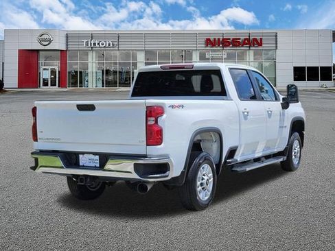 Used 2025 Chevrolet Silverado 2500 LT w/ Convenience Package AWD/4WD image 4