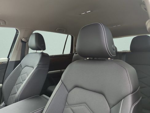 Certified 2025 Volkswagen Atlas SE w/ Black Wheel Package AWD/4WD image 29
