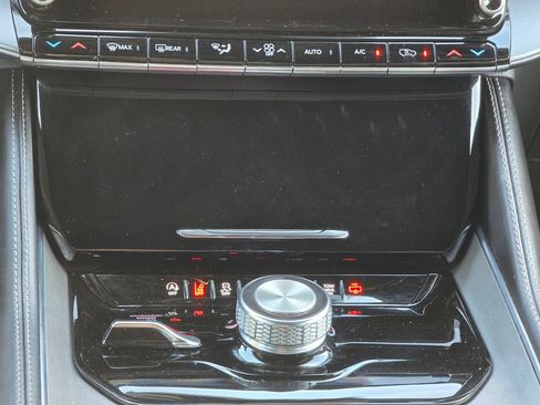 Used 2023 Jeep Wagoneer Series II image 37