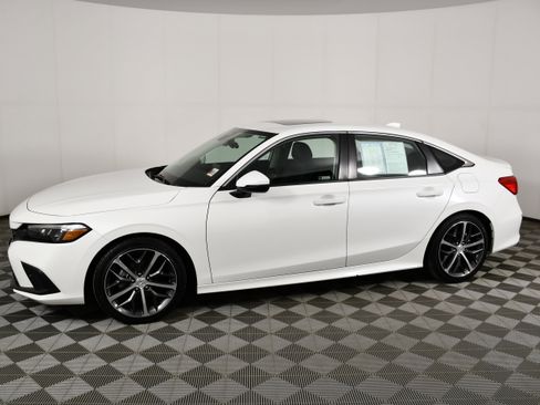 Certified 2024 Honda Civic Touring image 9