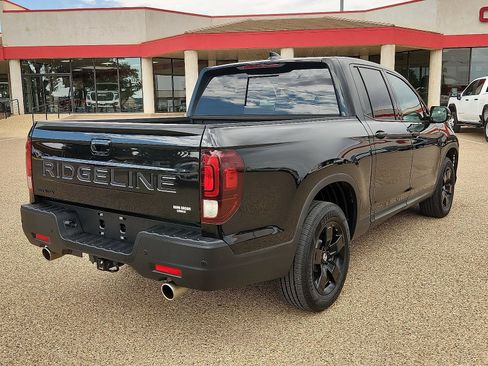 Used 2025 Honda Ridgeline Black Edition image 4