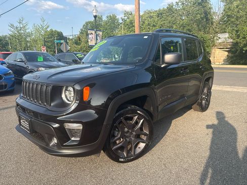 Used 2021 Jeep Renegade Latitude w/ Luxury Group II AWD/4WD image 3
