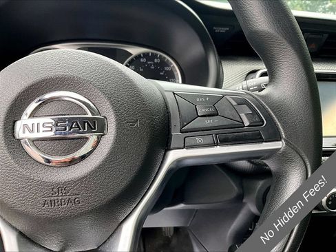 Used 2019 Nissan Kicks S FWD image 10