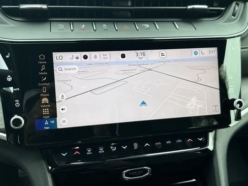 New 2026 Jeep Grand Cherokee L Limited w/ Luxury Tech Group II AWD/4WD image 31