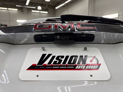 Used 2023 GMC Acadia Denali w/ Denali Ultimate Package image 15