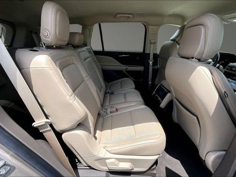 Used 2020 Lincoln Aviator Reserve w/ Elements Package Plus AWD/4WD image 24