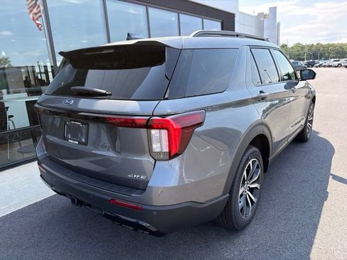 New 2026 Ford Explorer ST-Line AWD/4WD image 3