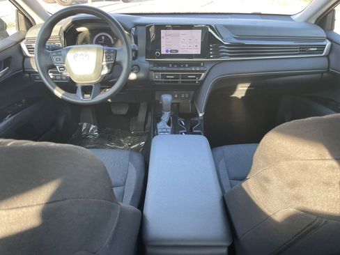 Used 2025 Toyota Camry LE image 40