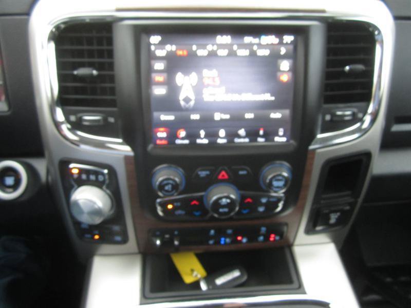 Used 2018 RAM 1500 Laramie AWD/4WD image 19