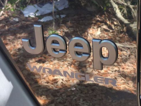 Used 2022 Jeep Wrangler Sport AWD/4WD image 12
