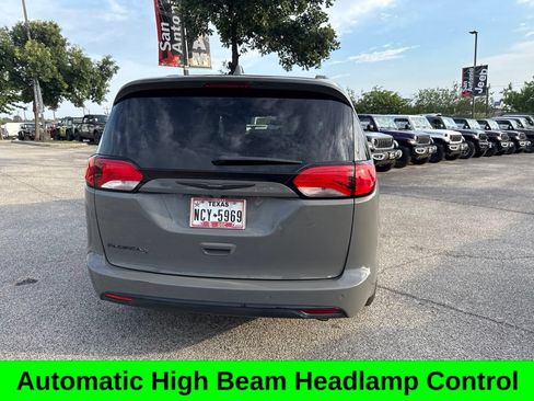 Used 2020 Chrysler Pacifica Touring-L Plus w/ Advanced Safetytec Group FWD image 13