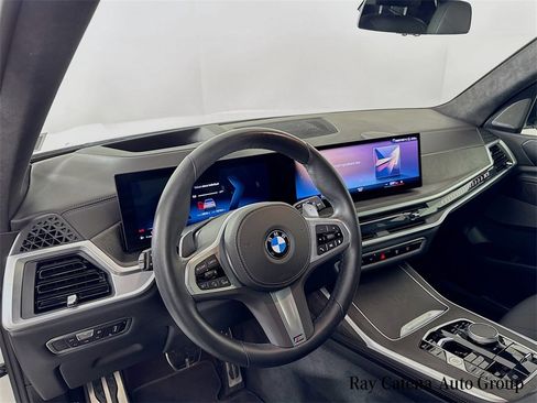 Used 2023 BMW X7 xDrive40i w/ M Sport Package image 9