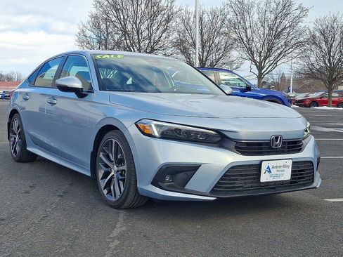 Used 2023 Honda Civic Touring image 3