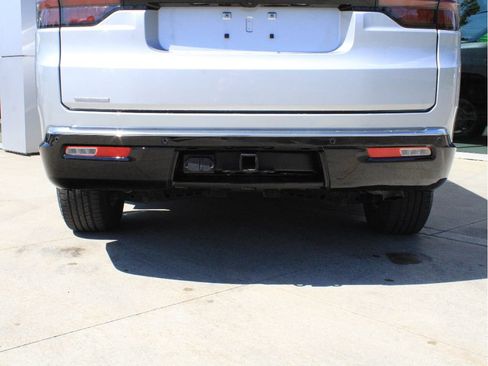 Certified 2023 Jeep Wagoneer 4WD image 35