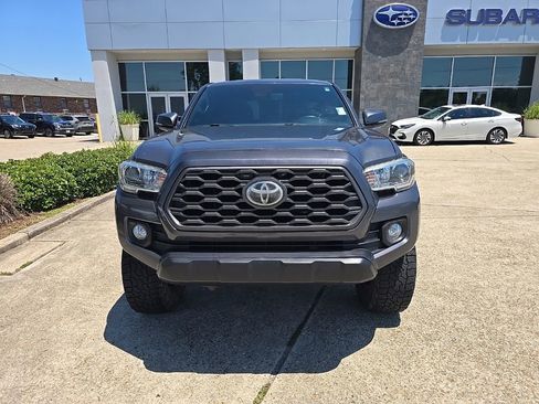 Used 2020 Toyota Tacoma TRD Off-Road w/ Technology Package AWD/4WD image 14
