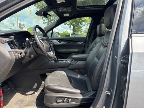 Used 2020 Cadillac XT6 Premium Luxury FWD image 3