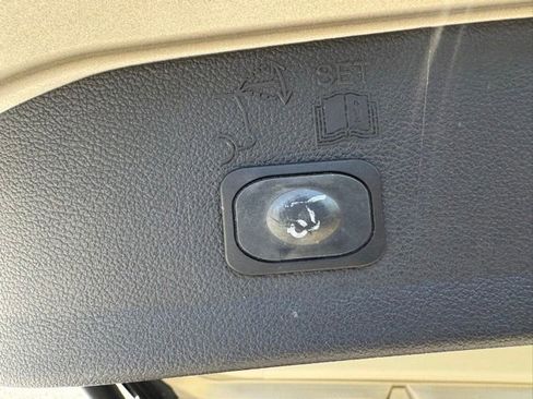 Certified 2017 Ford Escape SE w/ Equipment Group 201A image 11