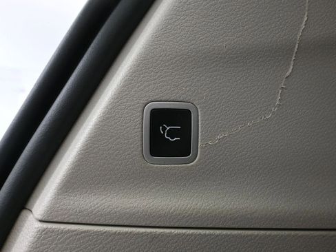 Used 2022 Chrysler Pacifica Touring-L FWD image 41