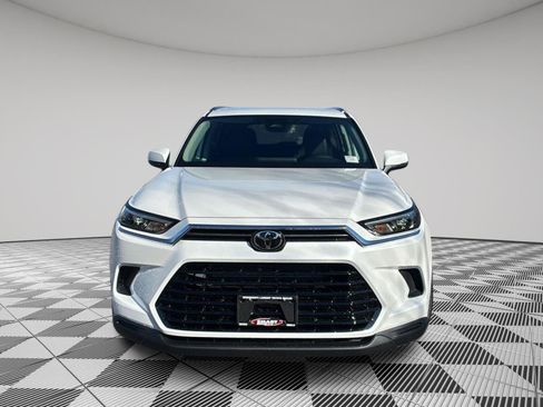 New 2026 Toyota Grand Highlander XLE image 14