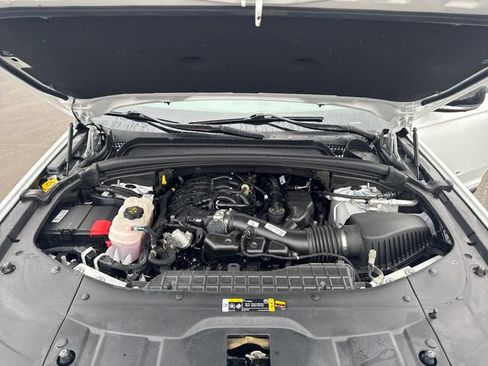 Used 2023 Jeep Grand Cherokee Limited w/ Luxury Tech Group II image 25