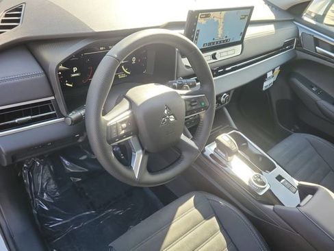 New 2026 Mitsubishi Outlander SE image 22