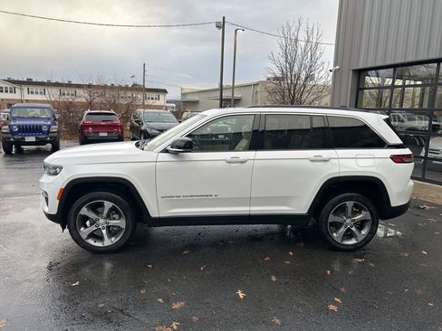 New 2025 Jeep Grand Cherokee Limited image 8