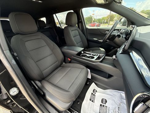 Used 2026 Chevrolet Equinox LT FWD image 25