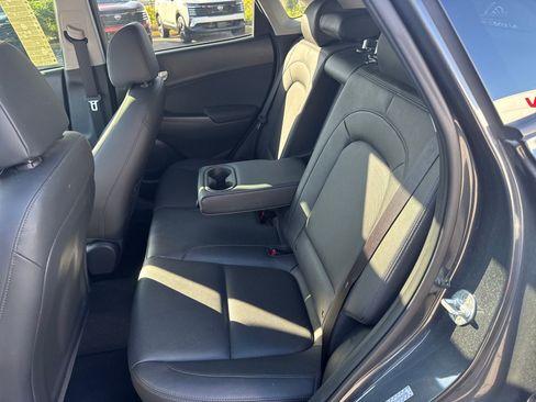 Used 2022 Hyundai Kona Limited FWD image 28